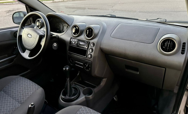Ford Fiesta Sed. Personnalité 1.0 8V - 2006-7