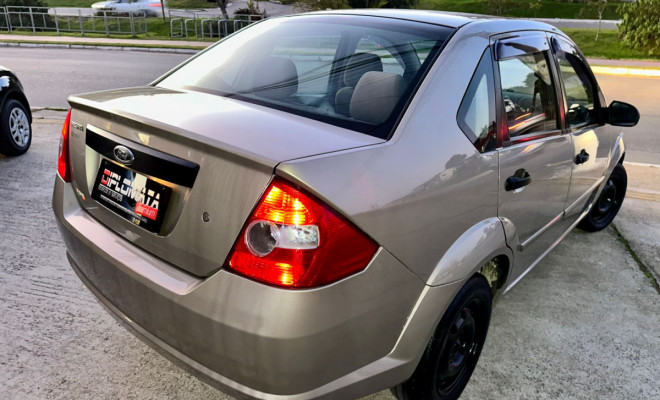 Ford Fiesta Sed. Personnalité 1.0 8V - 2006-2