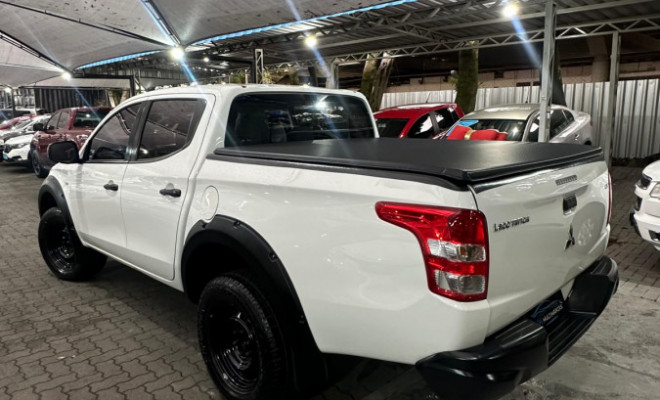 Mitsubishi L200 Triton Sport GL 4x4 Die. Mec. 2022 Diesel-2