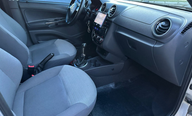 VW VOYAGE TREND 1.6 Mi Total Flex 8V - 2010-7
