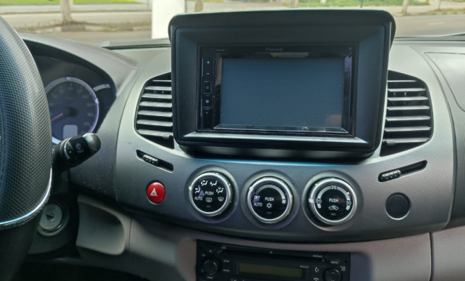 Mitsubishi L200 Triton HPE 3.2 CD TB Int.Diesel Aut 2010 Diesel-10