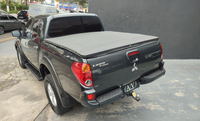 Mitsubishi L200 Triton HPE 3.2 CD TB Int.Diesel Aut 2010 Diesel-3