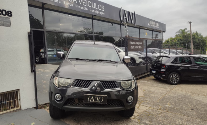 Mitsubishi L200 Triton HPE 3.2 CD TB Int.Diesel Aut 2010 Diesel-1