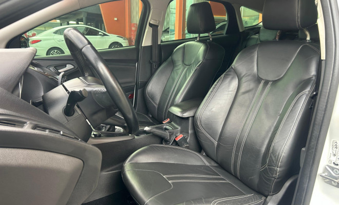 Ford Focus 1.6 S/SE/SE Plus Flex 8V/16V  5p 2017 Flex-8