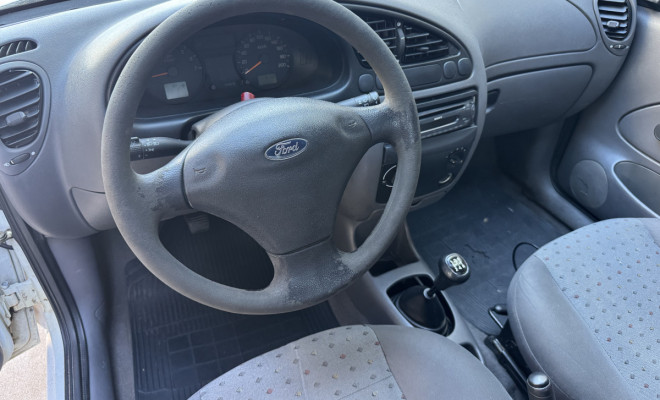 Ford Courier 1.6 L/ 1.6 Flex 2012 Flex-4
