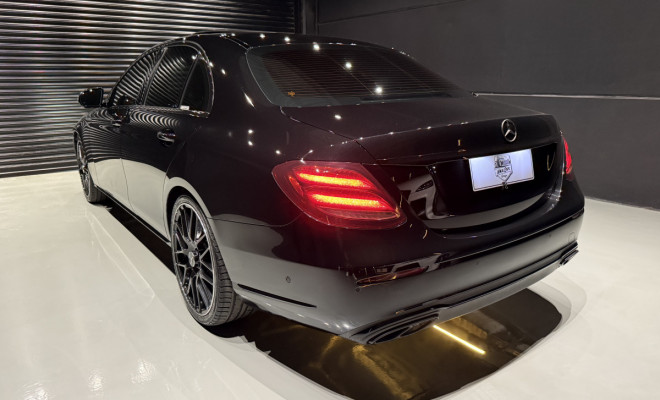 Mercedes-Benz E-250 Excl. Launch Ed. 2.0 TB 211cv Aut. 2017 Gasolina-1