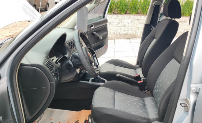 VW - VolksWagen Golf 1.6Mi/ 1.6Mi Gener./Black & Silver 2003 Gasolina-10