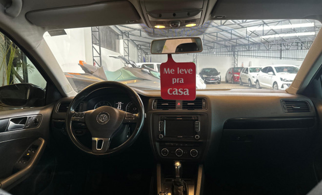 VW - VolksWagen JETTA Comfortline 2.0 T.Flex 8V 4p Tipt. 2014 Flex-6