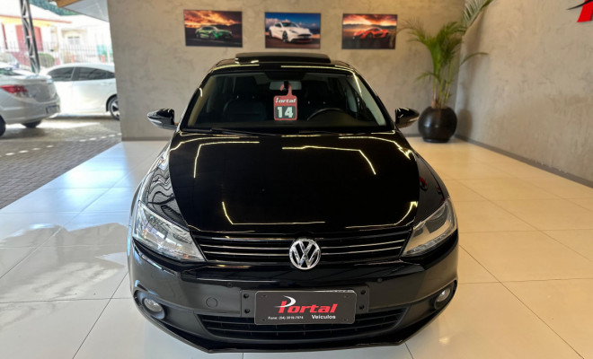 VW - VolksWagen JETTA Comfortline 2.0 T.Flex 8V 4p Tipt. 2014 Flex-1