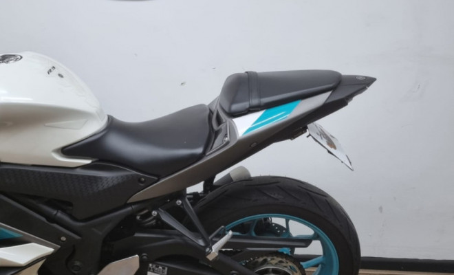 YAMAHA YZF R-3 321/ABS 2025 Gasolina-8