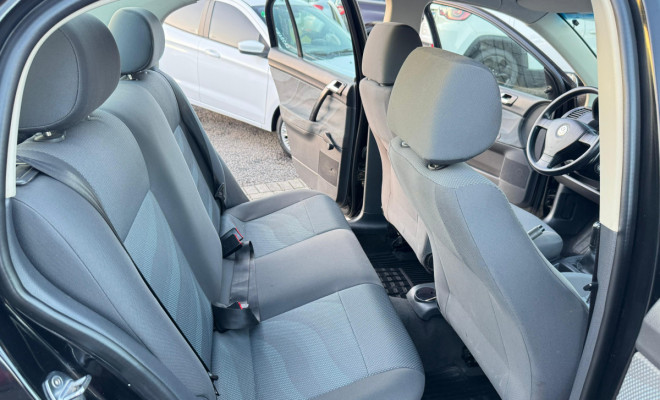 VW - VolksWagen Polo 1.6 Mi/S.Ouro 1.6 Mi Tot.Flex 8V 5p 2009 Flex-13