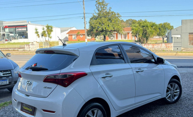 Hyundai HB20 Premium 1.6 Flex 16V Mec. 2015 Flex-5