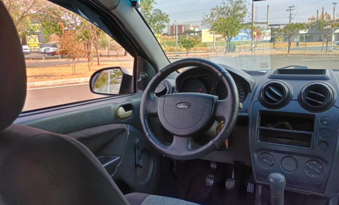 Ford Fiesta Sedan 1.0 8V Flex 4p 2008 Flex-8