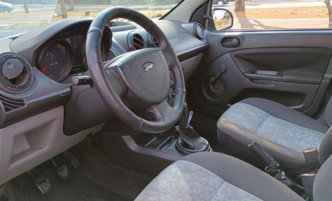 Ford Fiesta Sedan 1.0 8V Flex 4p 2008 Flex-7