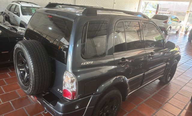 GM - Chevrolet TRACKER 2.0 16v 128cv MPFI 4x4 5p 2009 Gasolina-3