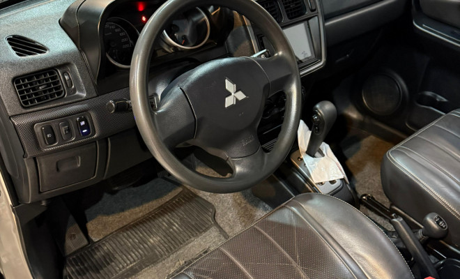 Mitsubishi Pajero TR4 2.0/ 2.0 Flex 16V 4x4 Aut. 2013 Flex-4