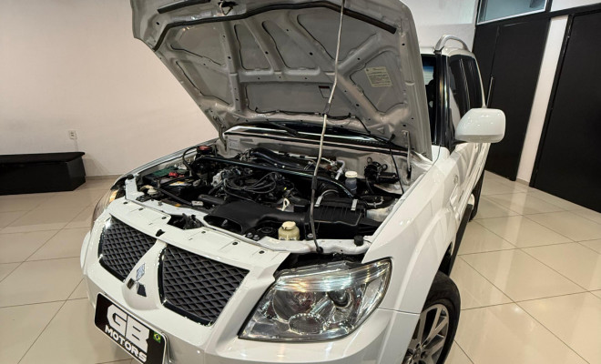 Mitsubishi Pajero TR4 2.0/ 2.0 Flex 16V 4x4 Aut. 2013 Flex-11