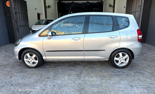 Honda Fit LX 1.4/ 1.4 Flex 8V/16V 5p Mec. 2005 Gasolina-8