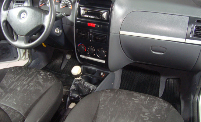 Fiat Siena ELX 1.3 mpi Flex 8V 4p 2005 Flex-8