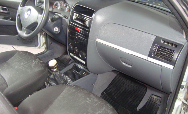 Fiat Siena ELX 1.3 mpi Flex 8V 4p 2005 Flex-7