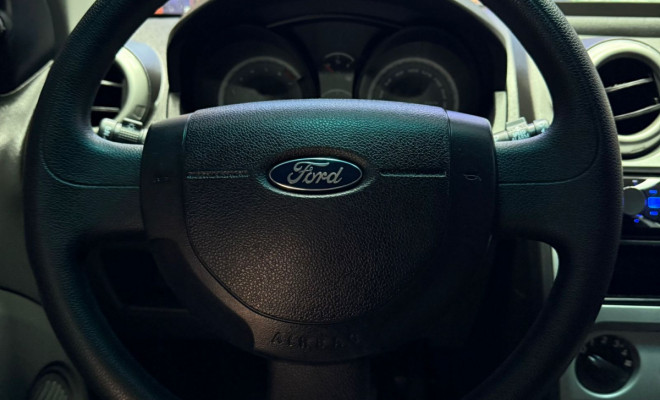 Ford Fiesta Sedan SE 1.6 16V Flex 4p 2012 Flex-5