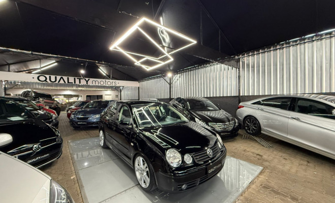 VW - VolksWagen Polo Sedan 1.6 Mi 101cv 8V 4p 2005 Flex