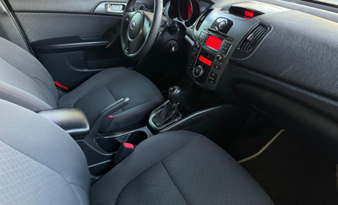 Kia Motors Cerato 1.6 16V Aut. 2012 Gasolina-5