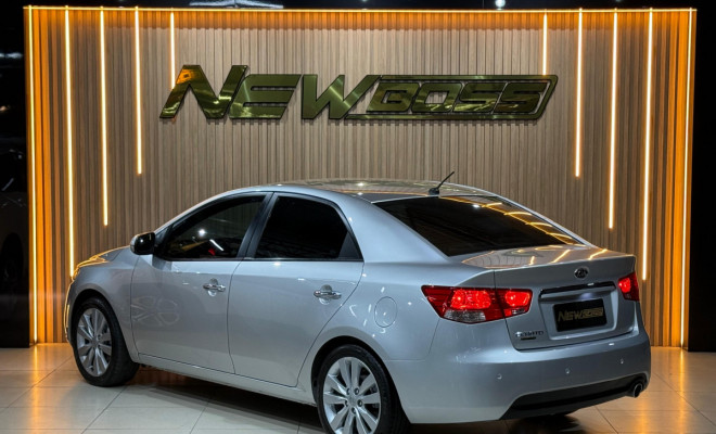 Kia Motors Cerato 1.6 16V Aut. 2012 Gasolina-2