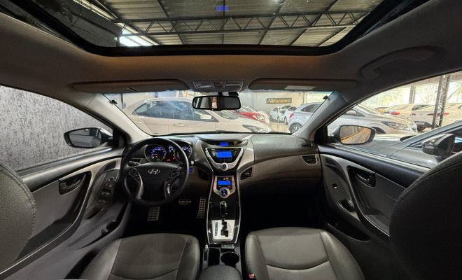 Hyundai Elantra GLS 1.8 16V Aut. 2012 Flex-5