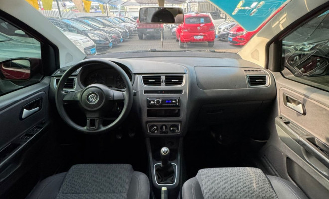 VW - VolksWagen Fox 1.0 Mi Total Flex 8V 5p 2014 Flex-8