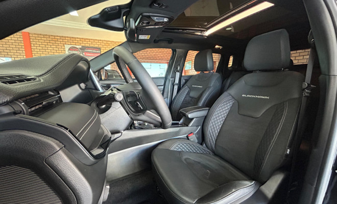 Jeep COMPASS Black Hurricane 2.0 4x4 TB Aut. 2025 Gasolina-10
