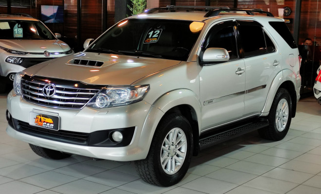 Toyota Hilux SW4 SRV D4-D 4x4 3.0 TDI Dies. Aut 2012 Diesel-0