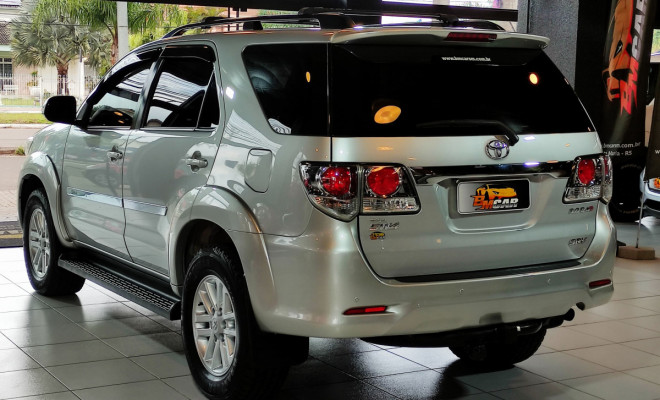 Toyota Hilux SW4 SRV D4-D 4x4 3.0 TDI Dies. Aut 2012 Diesel-2