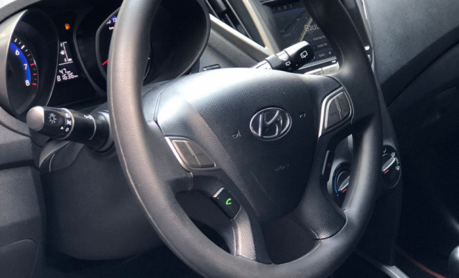 Hyundai HB20 Unique 1.0 Flex  2019 Manual   C/Multimidia e camera de ré-8