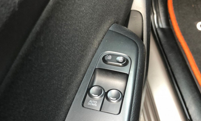 Hyundai HB20 Unique 1.0 Flex  2019 Manual   C/Multimidia e camera de ré-7