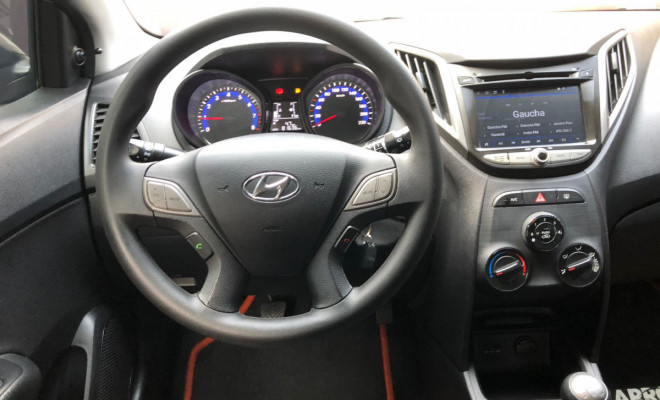 Hyundai HB20 Unique 1.0 Flex  2019 Manual   C/Multimidia e camera de ré-5