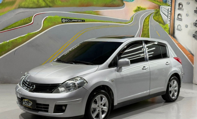 Nissan TIIDA SL 1.8/1.8 Flex 16V  Mec. 2011 Flex