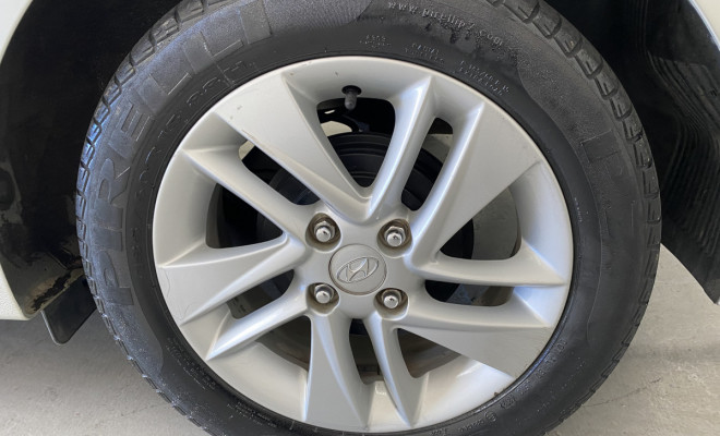 Hyundai HB20 Premium 1.6 Flex 16V Mec. 2013 Flex-5