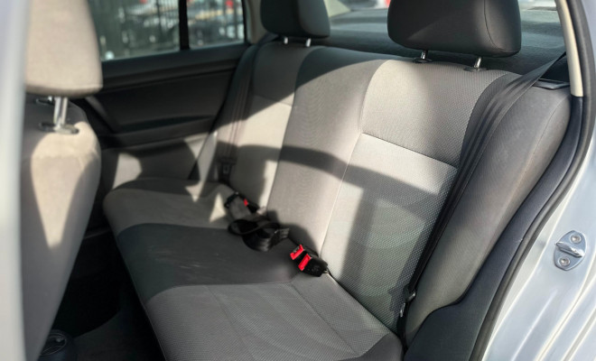 VW - VolksWagen Polo Sed. COMFORT. 1.6 Mi Tot. Flex 8v 2010 Flex-15