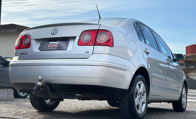 VW - VolksWagen Polo Sed. COMFORT. 1.6 Mi Tot. Flex 8v 2010 Flex-0
