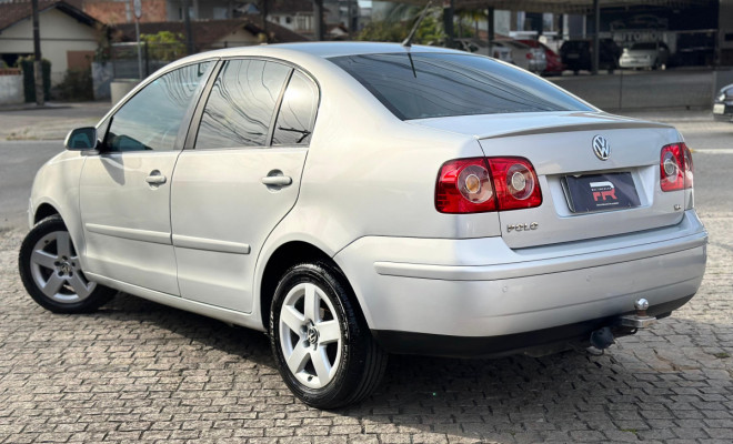 VW - VolksWagen Polo Sed. COMFORT. 1.6 Mi Tot. Flex 8v 2010 Flex-4