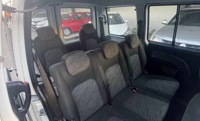 Doblo Essence 1.8 Flex 16V 5p 2019 (7 LUGARES)-8