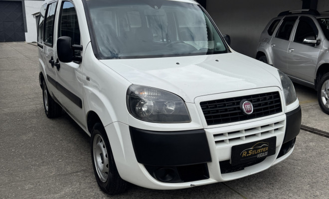 Doblo Essence 1.8 Flex 16V 5p 2019 (7 LUGARES)-6