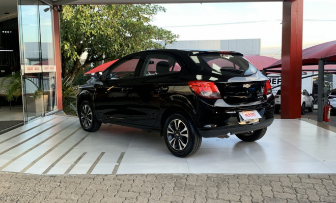 GM - Chevrolet ONIX HATCH LTZ 1.4 8V FlexPower 5p Mec. 2015 Flex-4