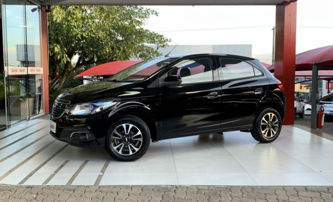 GM - Chevrolet ONIX HATCH LTZ 1.4 8V FlexPower 5p Mec. 2015 Flex