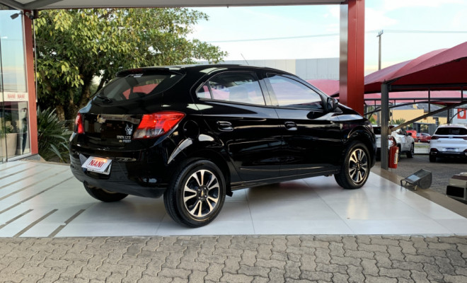 GM - Chevrolet ONIX HATCH LTZ 1.4 8V FlexPower 5p Mec. 2015 Flex-2