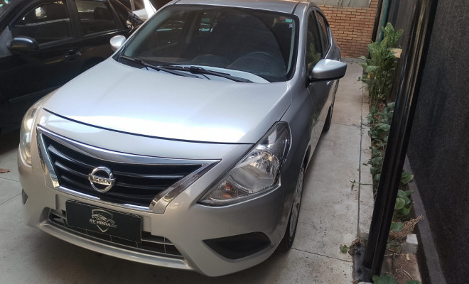 Nissan VERSA SV 1.6 16V Flex Fuel 4p Mec. 2016 Flex
