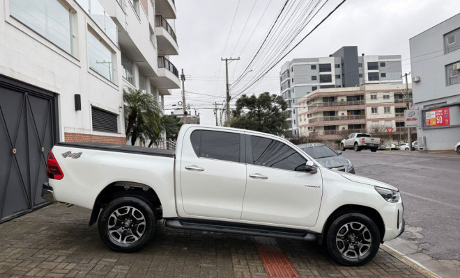 Toyota Hilux CD SRX 4x4 2.8 TDI 16V Diesel Aut. 2021 Diesel-2
