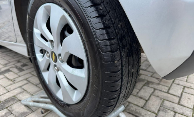 GM - Chevrolet ONIX HATCH LT 1.0 8V FlexPower 5p Mec. 2018 Flex-9