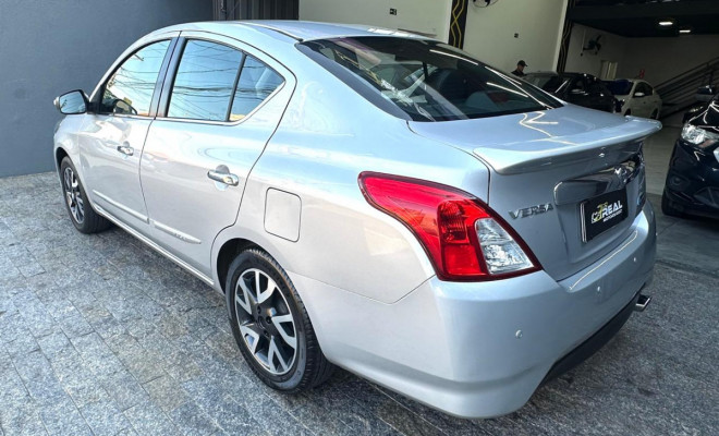 Nissan VERSA UNIQUE 1.6 16V FlexStart 4p Aut. 2017 Flex-5